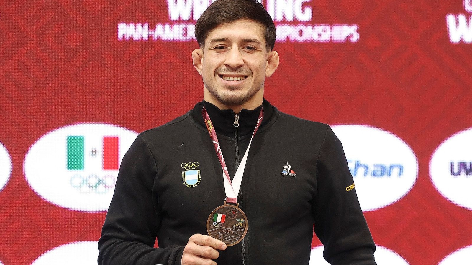 Agustin Destribats, medalla de oro en Lucha Libre 65 kg Masculino en Santa Fe 2026