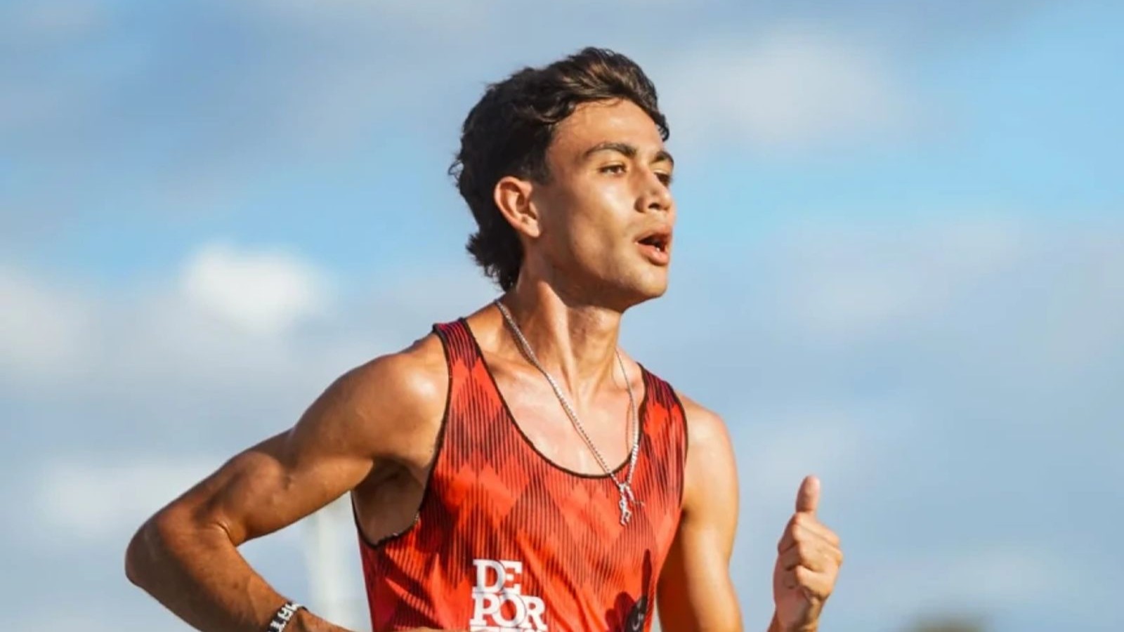 Matias Reynaga, medalla de plata en 10 000m Masculino en Santa Fe 2026