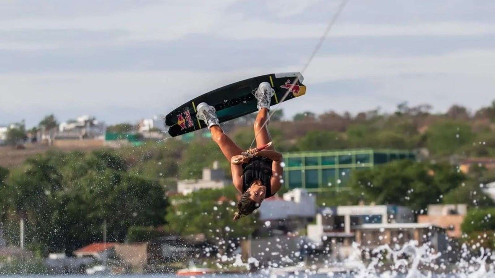 Maria Victoria De Armas, medalla de bronce en Wakeboard Femenino en Santa Fe 2026